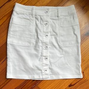 White denim skirt
